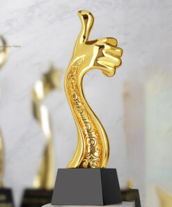 Cúp Vàng Vinh Danh Hình Ngón Tay Cái