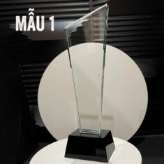 Kỷ Niệm Chương Pha Lê